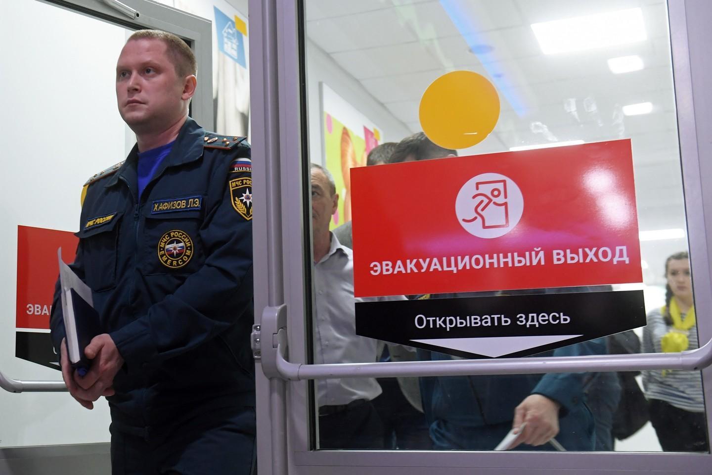 Надлежащее состояние и доступность запасных выходов – обязательный этап любой проверки МЧС.