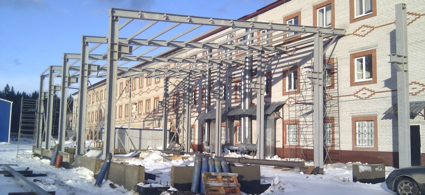 Пристройку к зданию можно сделать по проекту реконструкции и на основании разрешения на строительство