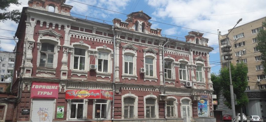 К объектам культурного наследия могут относиться как жилые, так и нежилые здания